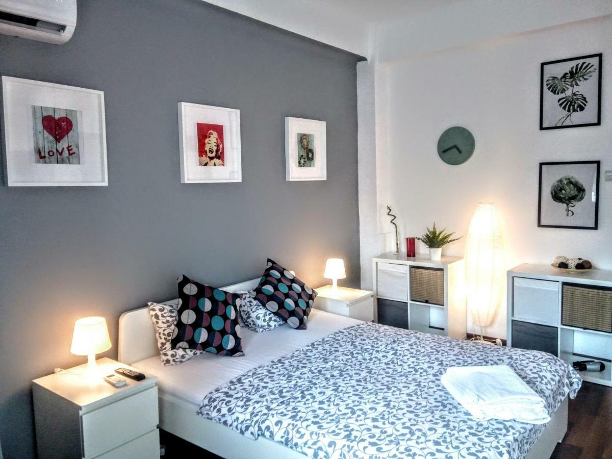 Bright Modern *